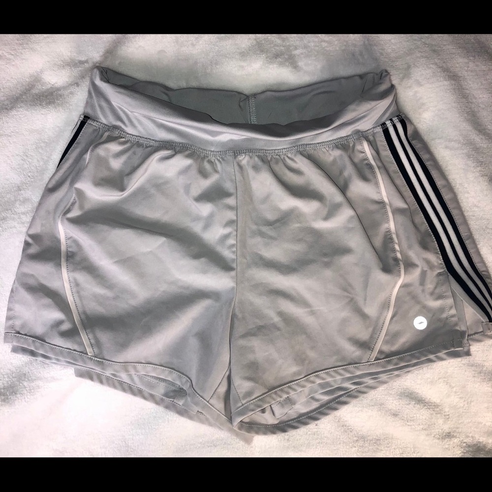 Avia women’s sz XSMALL (0-2) grey shorts